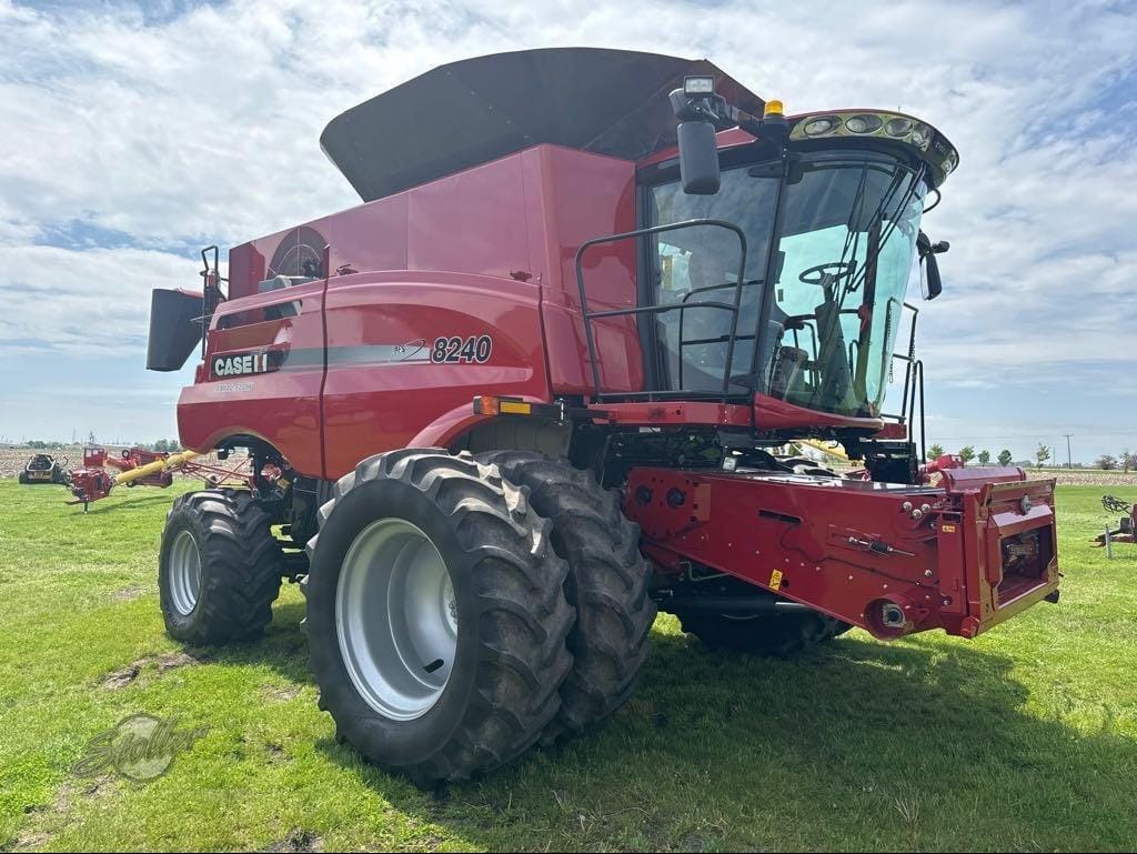 2018 Case IH 8240 Equipment Image0