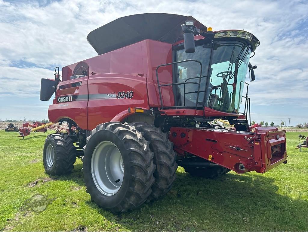 Image of Case IH 8240 Primary image