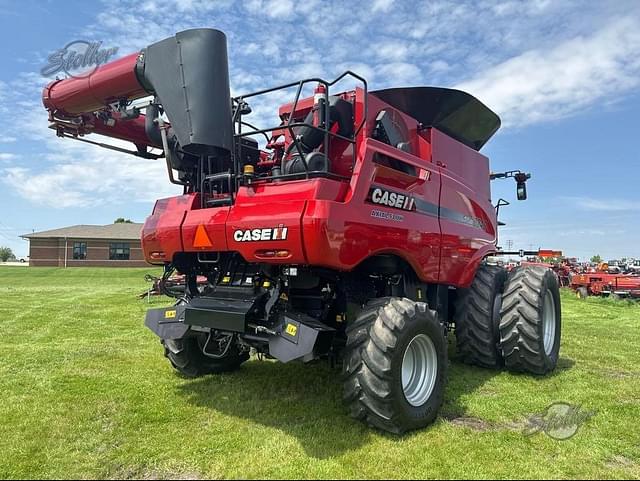 Image of Case IH 8240 equipment image 2