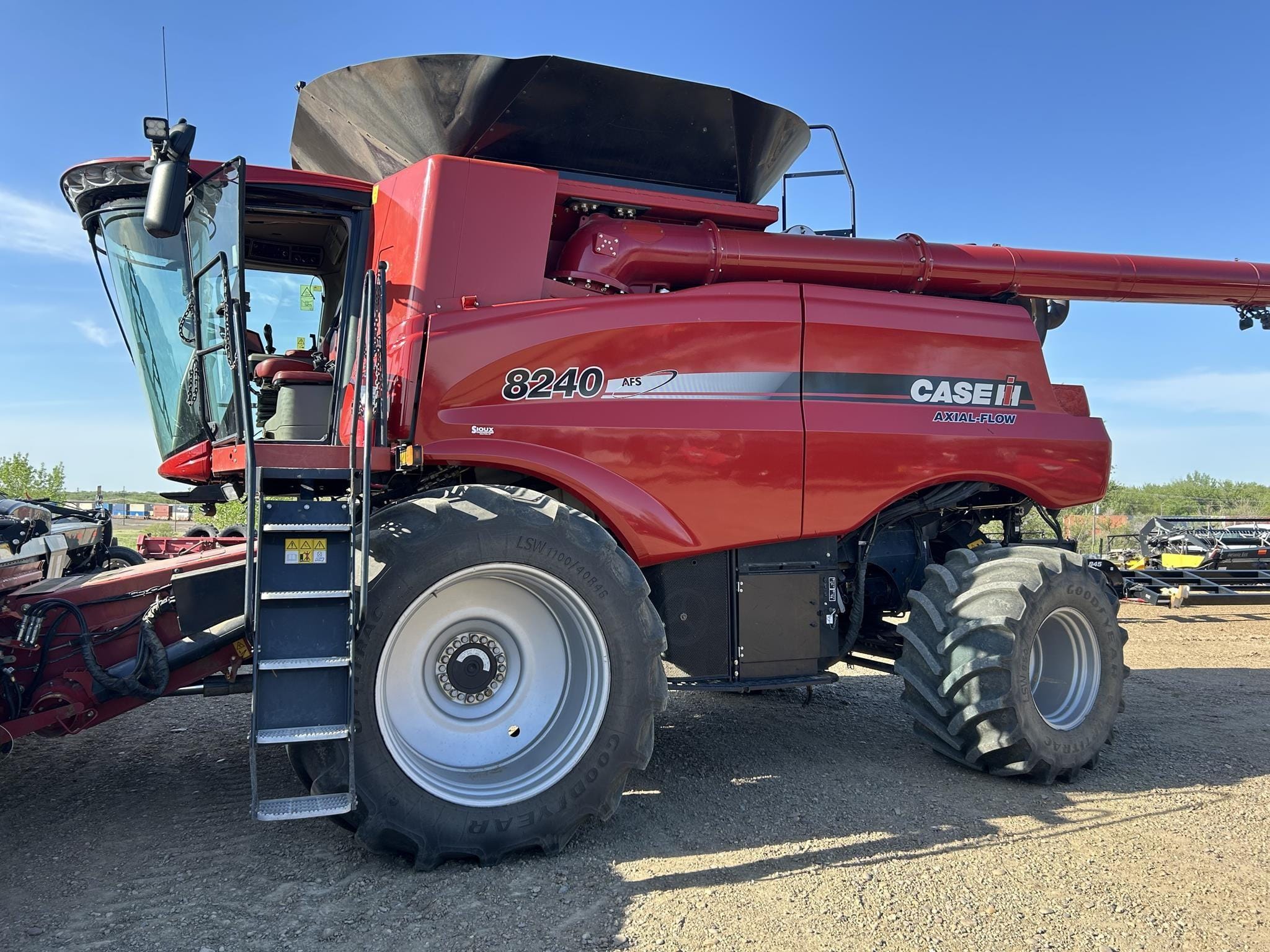 2018 Case IH 8240 Equipment Image0