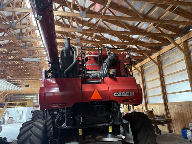 Image of Case IH 8240 equipment image 3