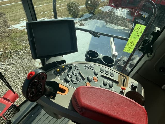 Image of Case IH 8240 equipment image 3