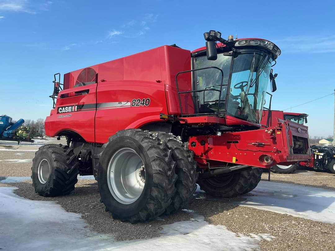 Image of Case IH 8240 Primary image