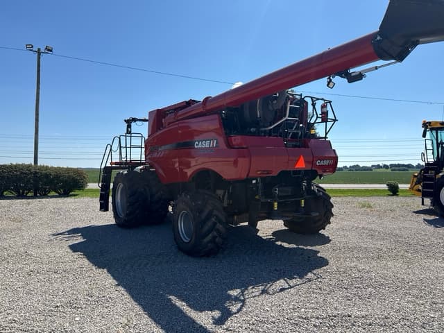 Image of Case IH 8240 equipment image 4