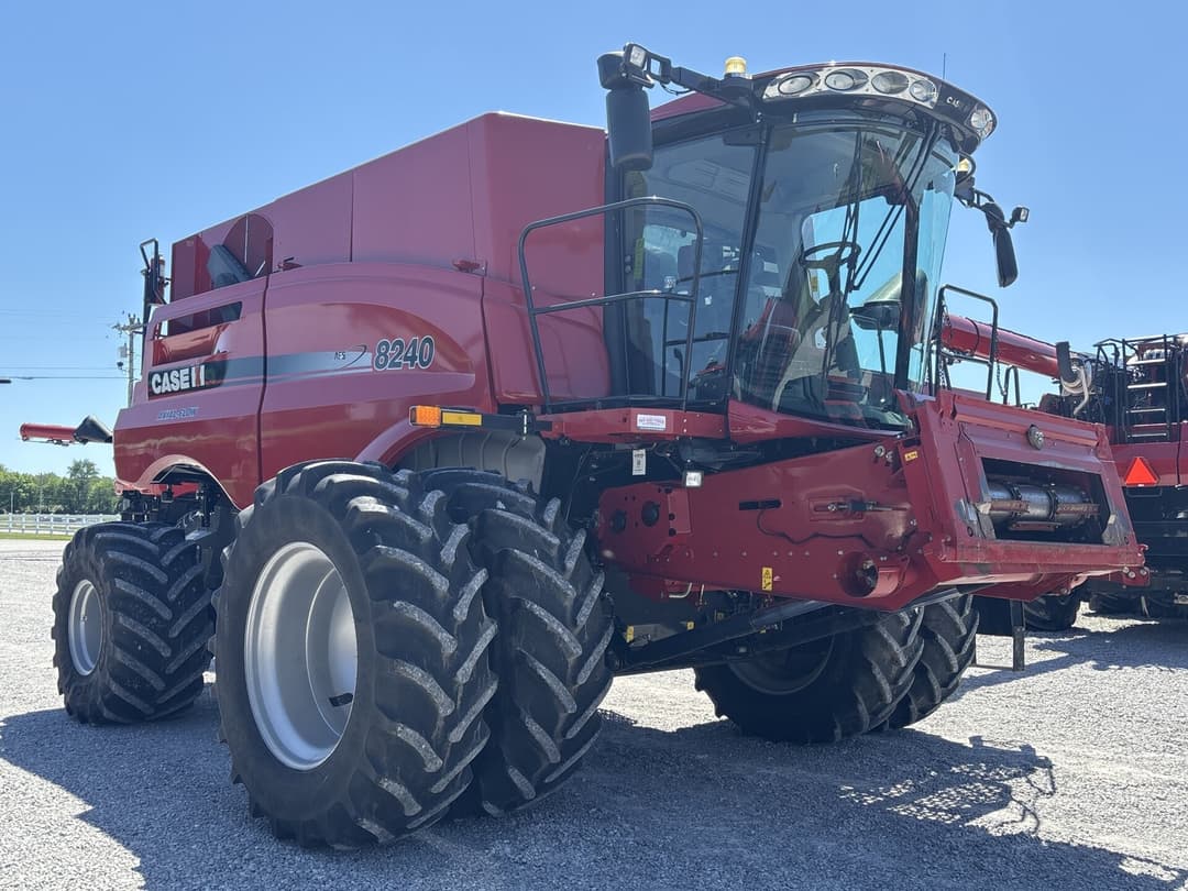 Image of Case IH 8240 Primary image