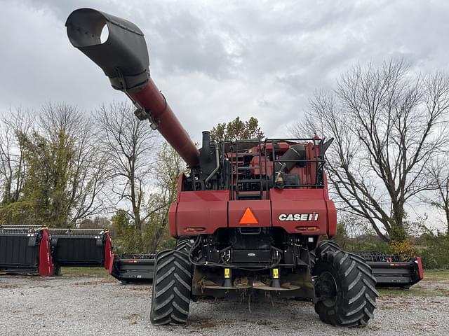 Image of Case IH 8240 equipment image 3