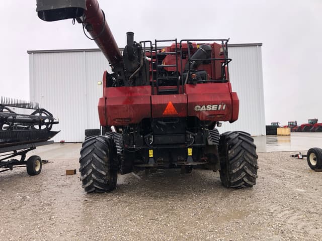 Image of Case IH 8240 equipment image 4