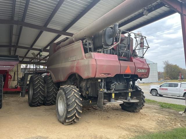 Image of Case IH 8240 equipment image 4