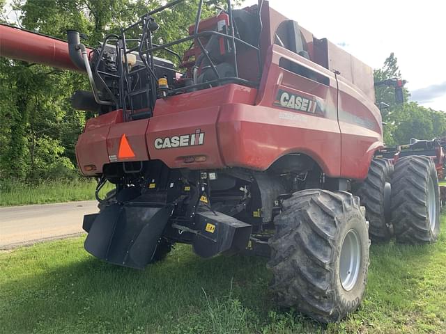 Image of Case IH 8240 equipment image 1