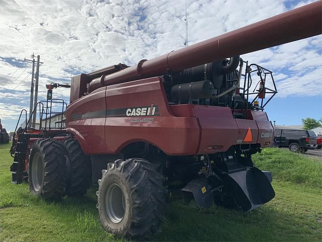 Image of Case IH 8240 equipment image 2