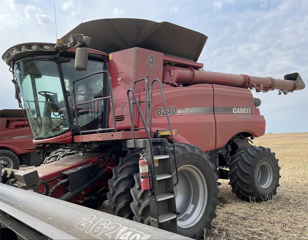 Image of Case IH 8240 Primary image