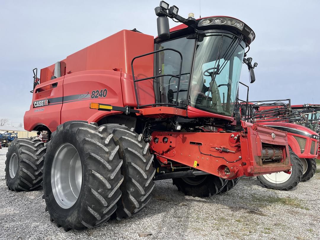 Image of Case IH 8240 Primary image