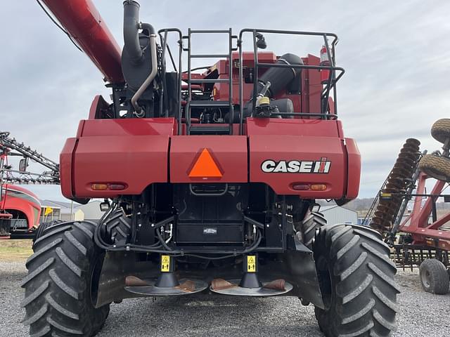 Image of Case IH 8240 equipment image 2