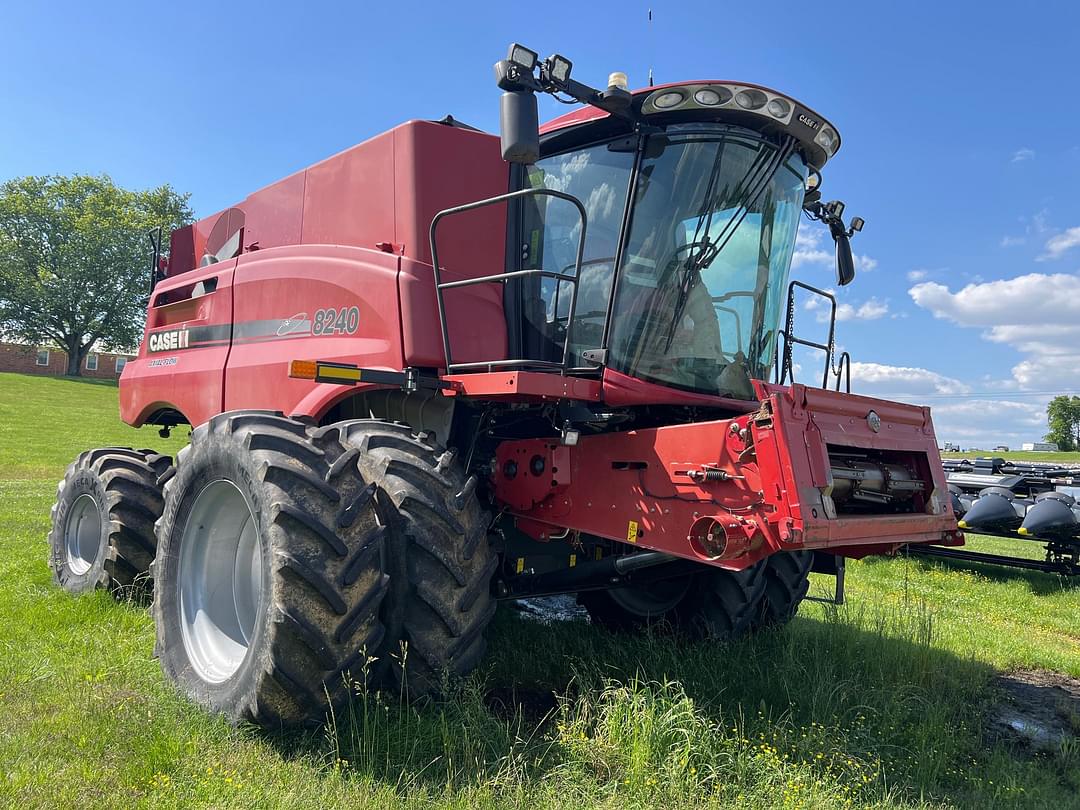 Image of Case IH 8240 Primary image