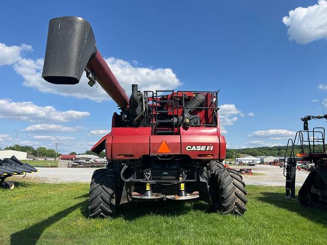 Image of Case IH 8240 equipment image 3