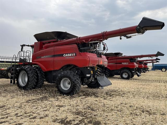 Image of Case IH 8240 equipment image 1