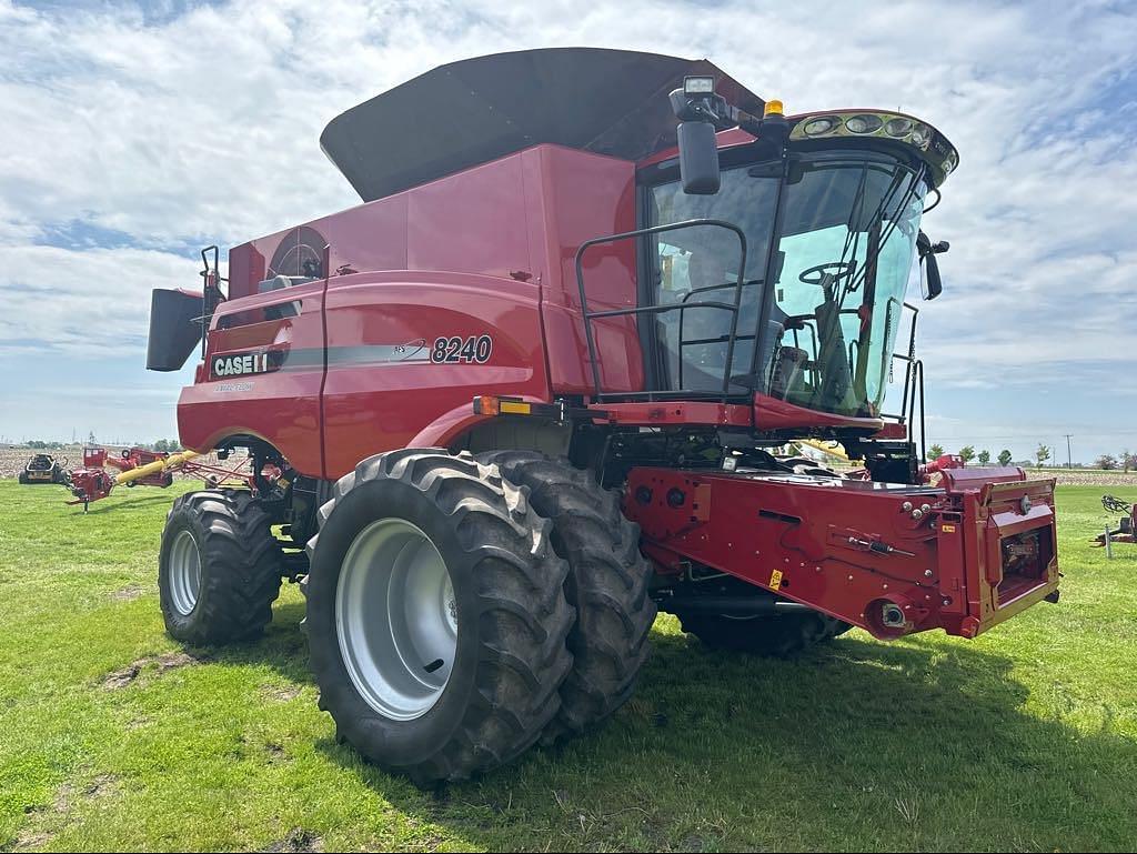 Image of Case IH 8240 Primary image