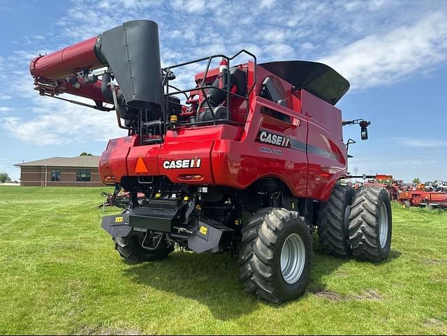 Image of Case IH 8240 equipment image 2