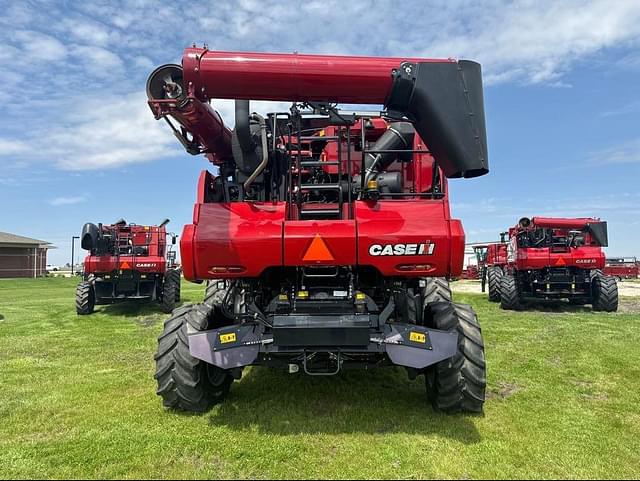 Image of Case IH 8240 equipment image 3