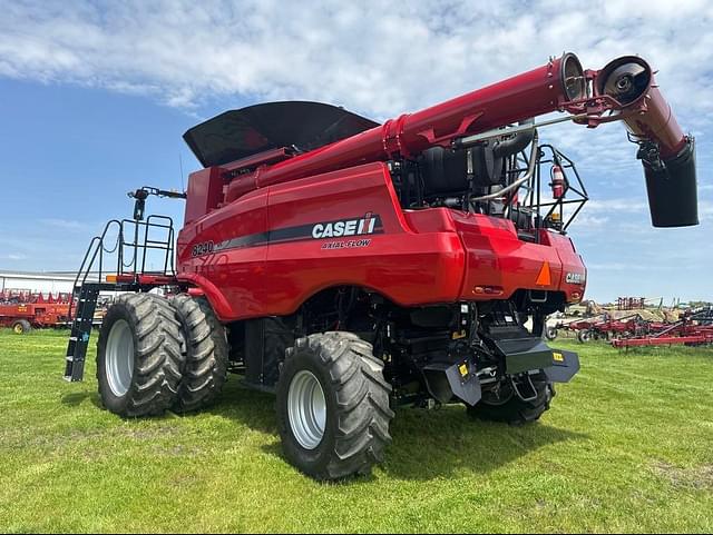 Image of Case IH 8240 equipment image 4