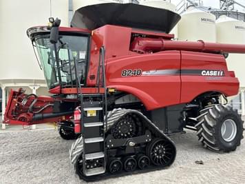Main image Case IH 8240