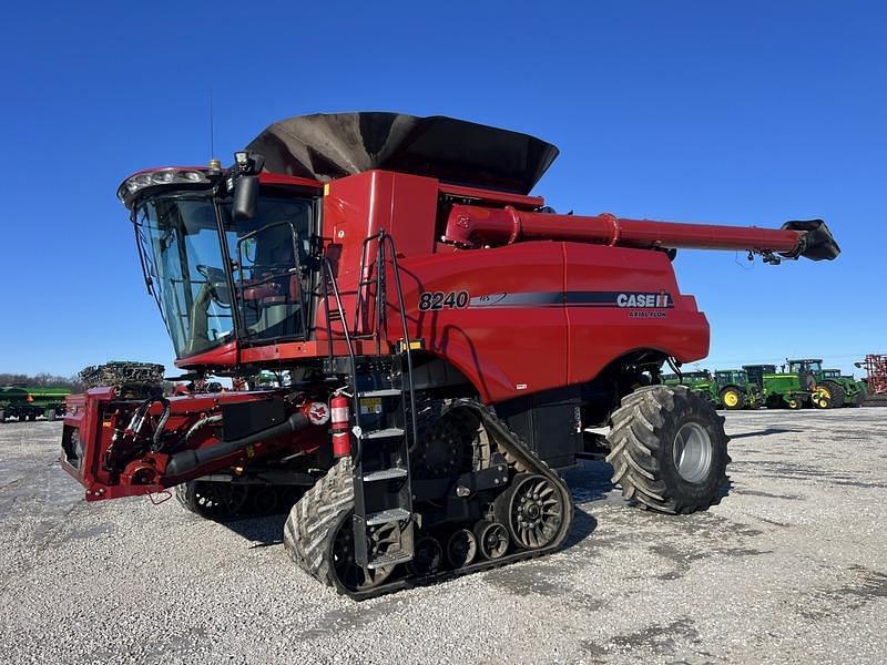 Image of Case IH 8240 Primary image