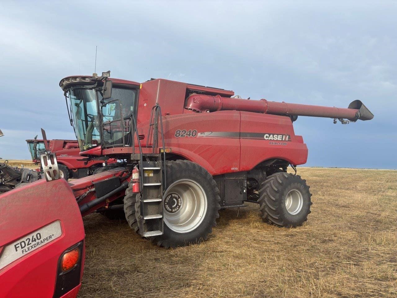 2018 Case IH 8240 Equipment Image0