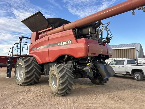 Image of Case IH 8240 equipment image 4