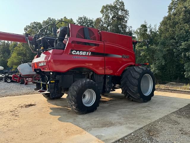 Image of Case IH 8240 equipment image 2