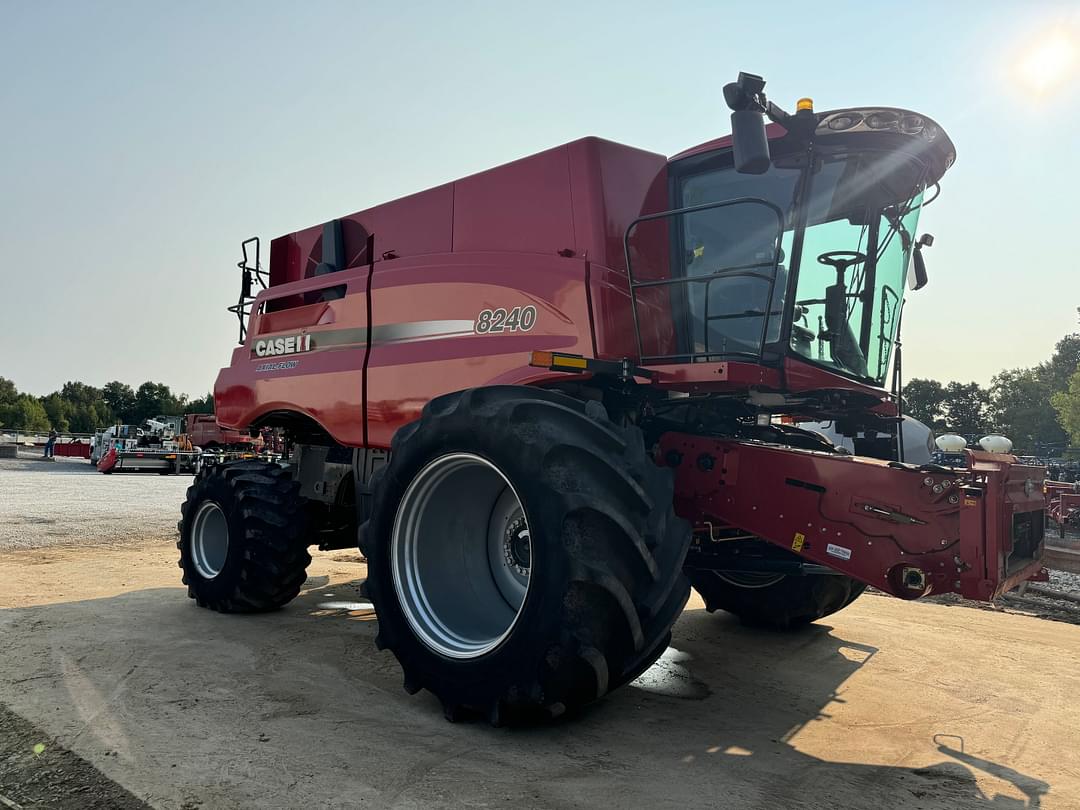 Image of Case IH 8240 Primary image