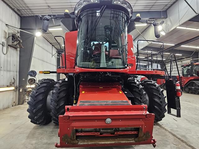 Image of Case IH 8240 equipment image 4