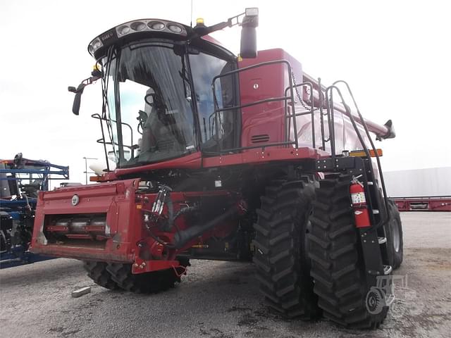 Image of Case IH 8240 equipment image 3