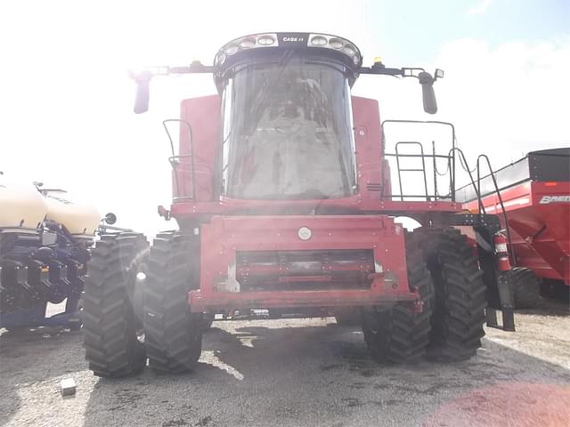 Image of Case IH 8240 equipment image 1