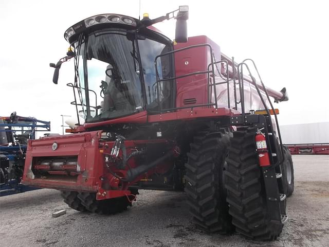 Image of Case IH 8240 equipment image 3