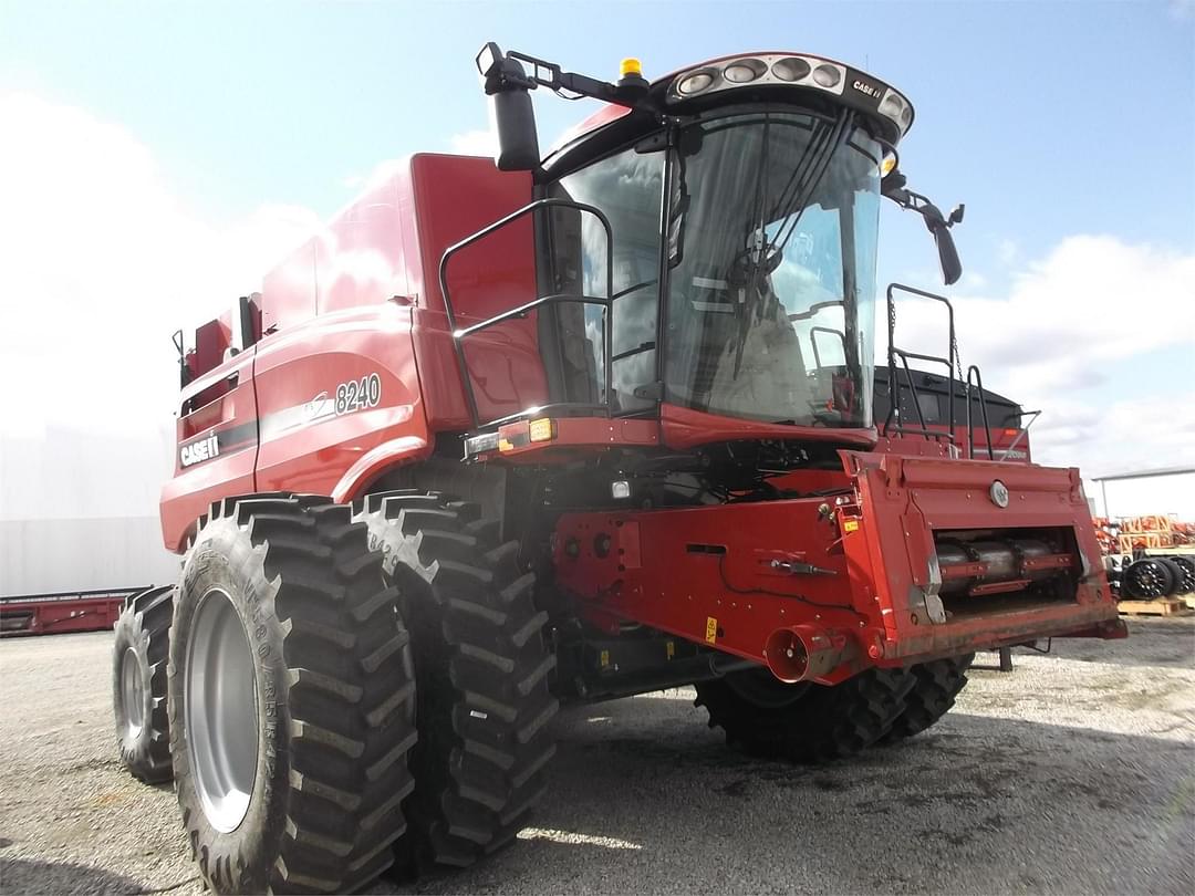 Image of Case IH 8240 Primary image