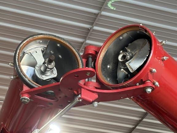 Image of Case IH 8240 equipment image 4