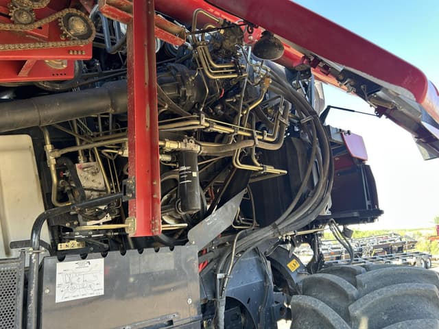 Image of Case IH 8240 equipment image 4
