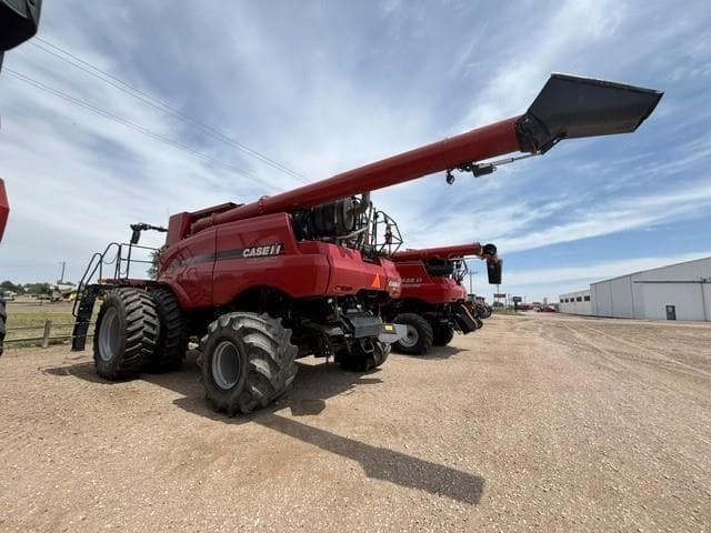 Image of Case IH 8240 equipment image 1