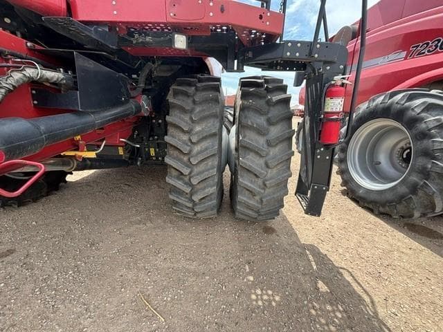 Image of Case IH 8240 equipment image 2