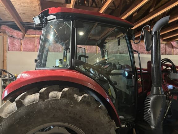 Image of Case IH Farmall 100C equipment image 4