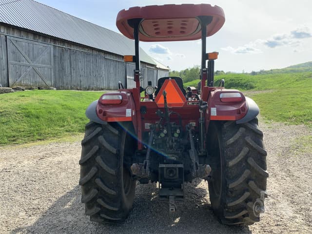 Image of Case IH Farmall 120C equipment image 1