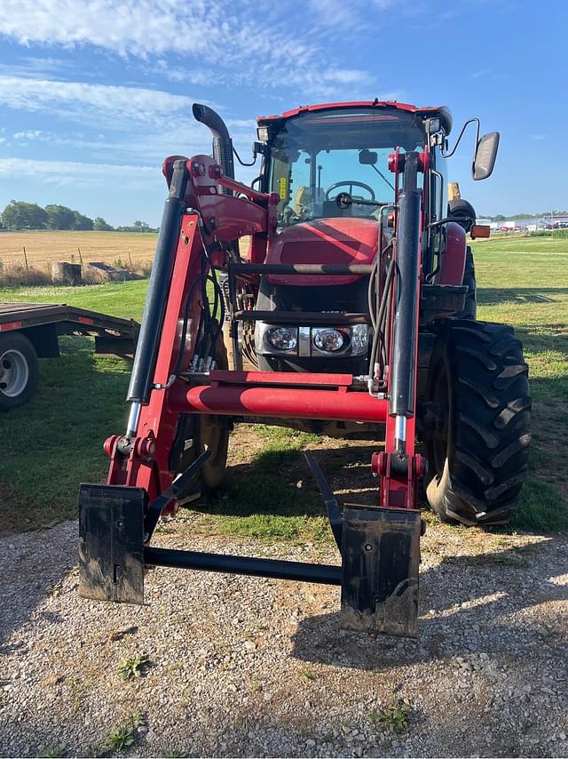 Image of Case IH Farmall 120C equipment image 4