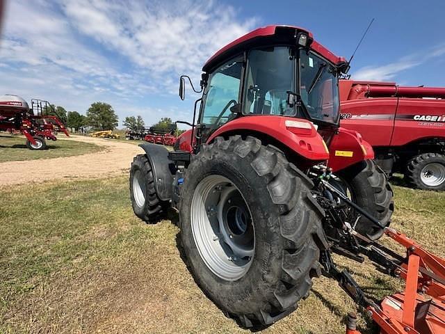 Image of Case IH Farmall 120C equipment image 2