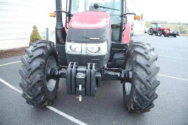 Image of Case IH Farmall 120C equipment image 4