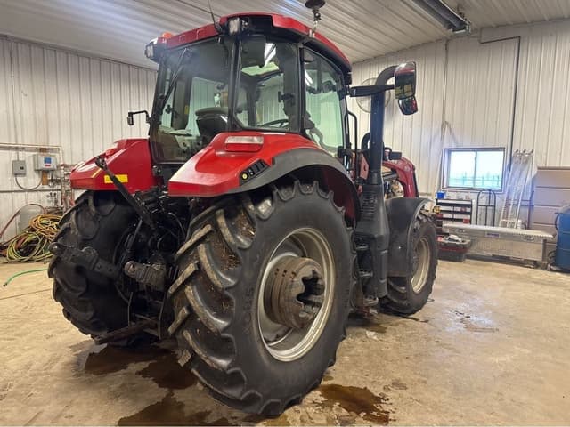Image of Case IH Farmall 120U equipment image 2