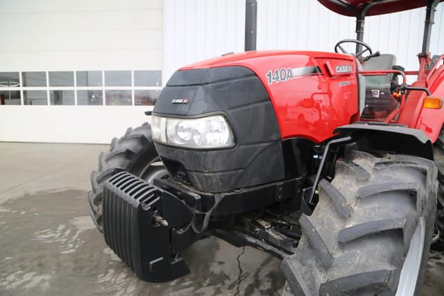 Image of Case IH Farmall 140A equipment image 2