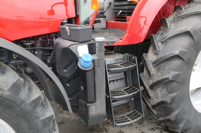 Image of Case IH Farmall 140A equipment image 1