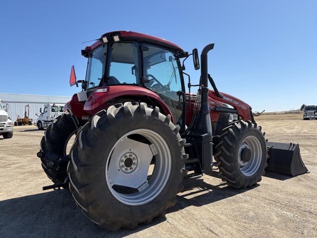 Image of Case IH Farmall 140A equipment image 1