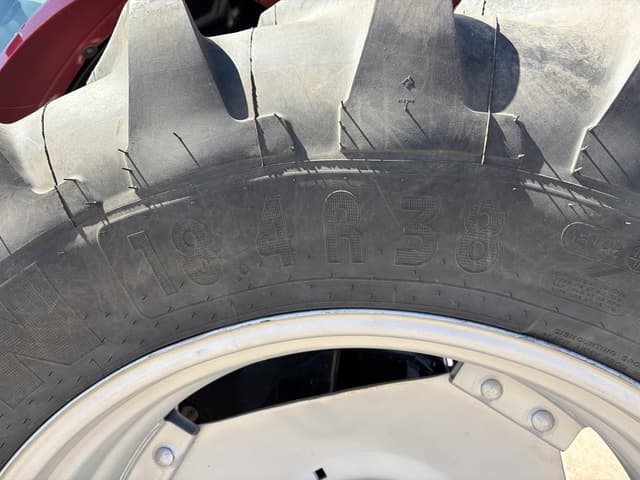 Image of Case IH Farmall 140A equipment image 4