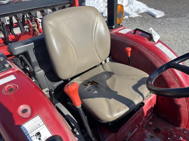 Image of Case IH Farmall 35A equipment image 1